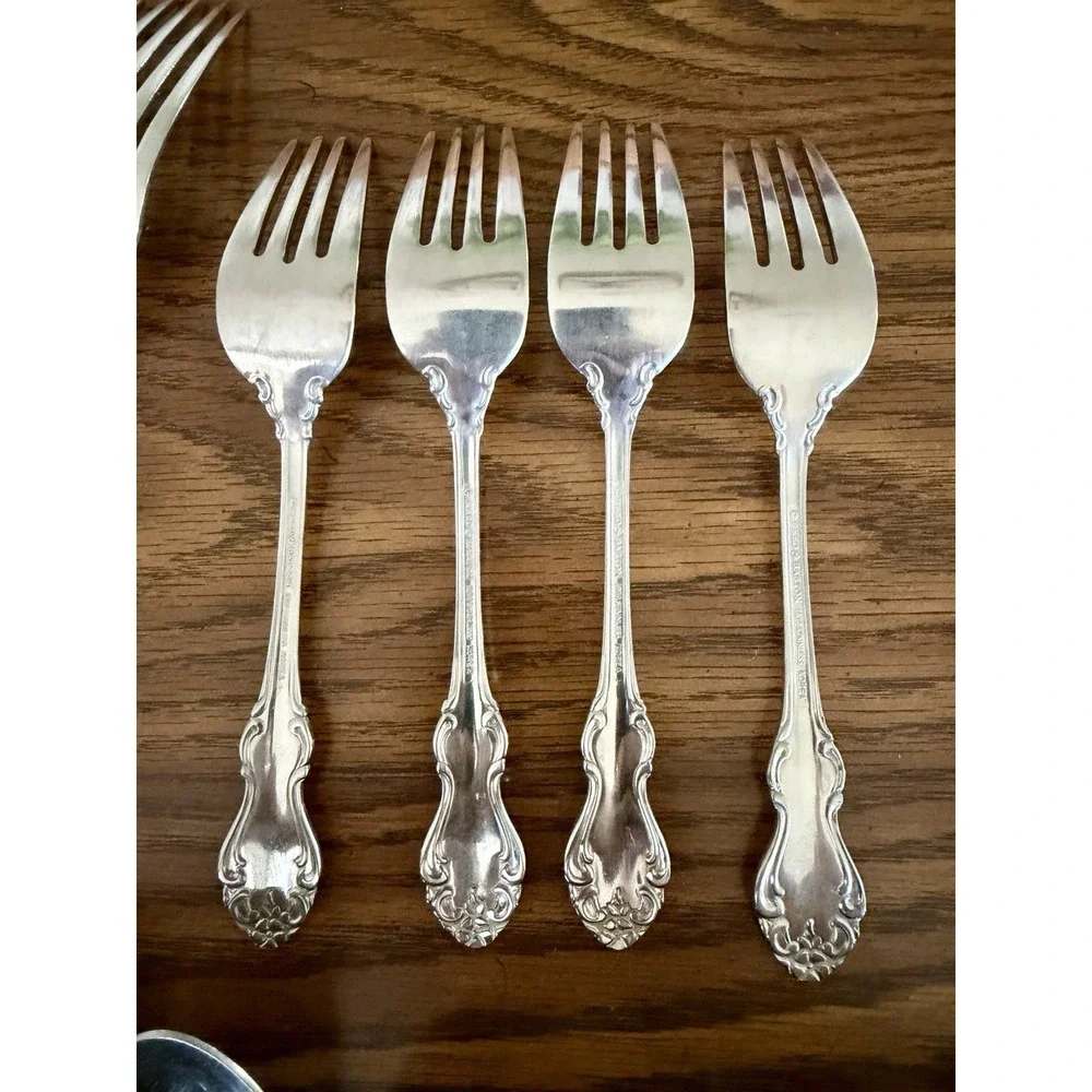 Reed & Barton HIGHGROVE Silverware‎ 18/10 Stainless Flatware Set 20 DISCONTINUED